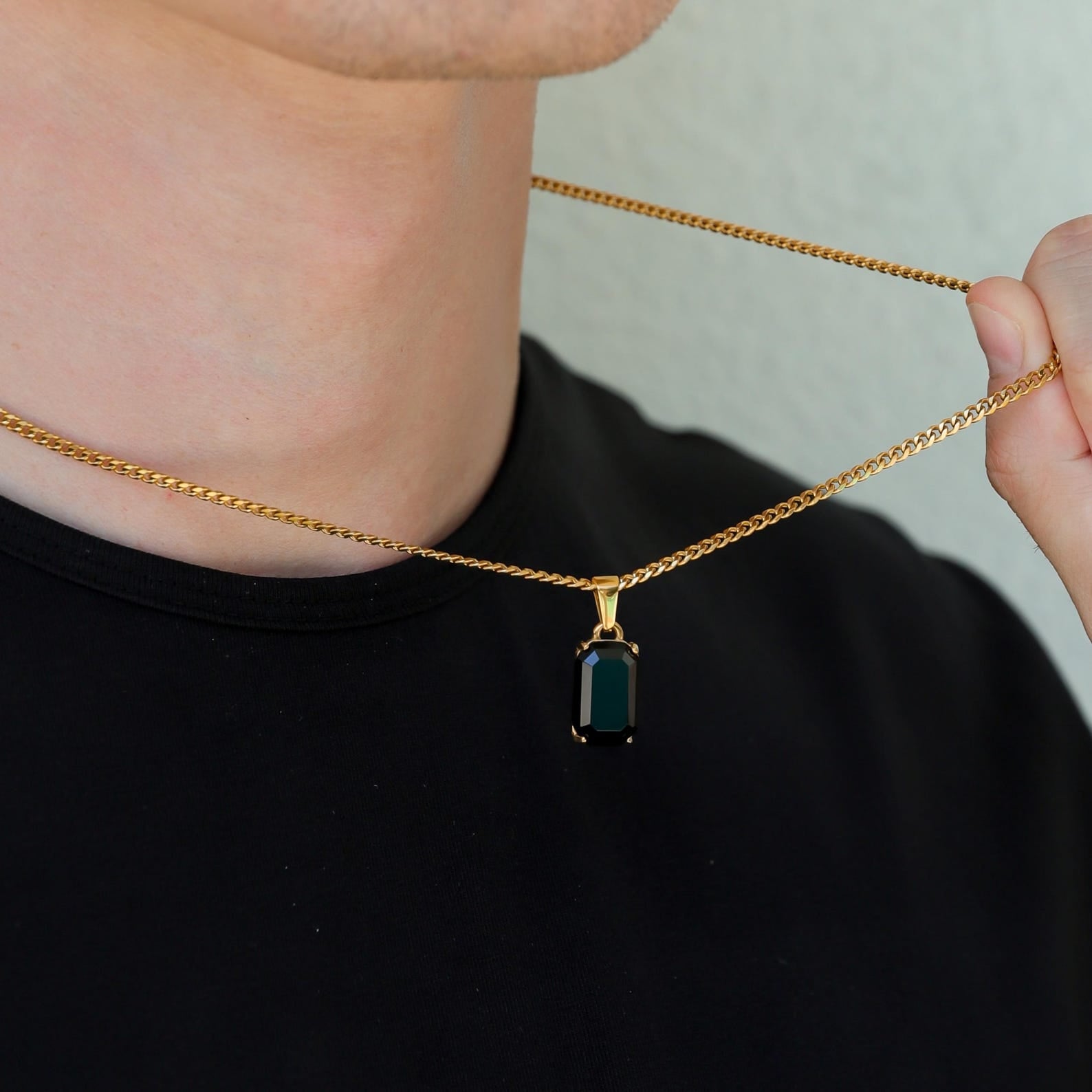 Midnight Elegance Pendant Necklace